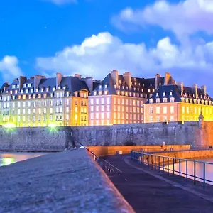 https://nice-34m-near-the-port-of-saint-malo.inbrittany.com